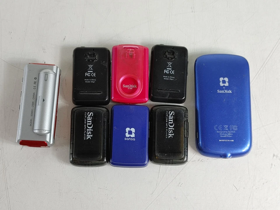 Lote De 8 SanDisk Sansa Clip+ Broche,Broche Jam Digital Media Player Para Piezas - Imagen 2 de 4