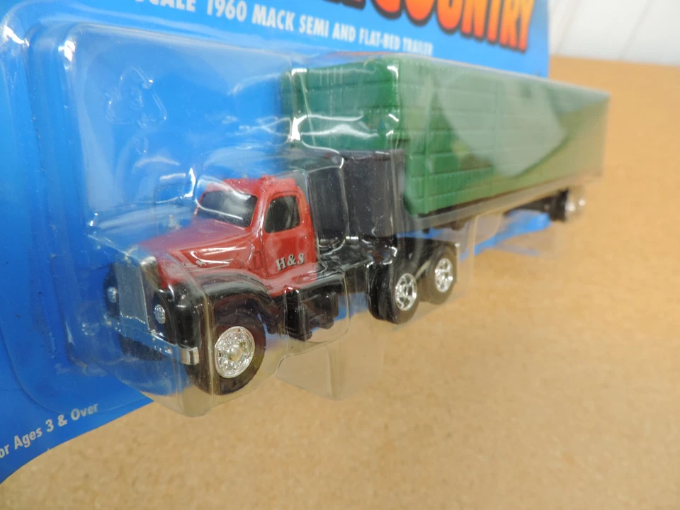 1960 Mack semi truck flatbed hay trailer ERTL 1/64 Farm Country diecast toy B16Z - Image 2 of 4