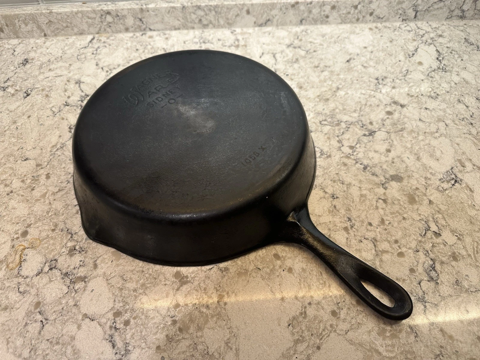 Vintage 10" Wagner Ware Sidney 0 Cast Iron Skillet 1058 X #8