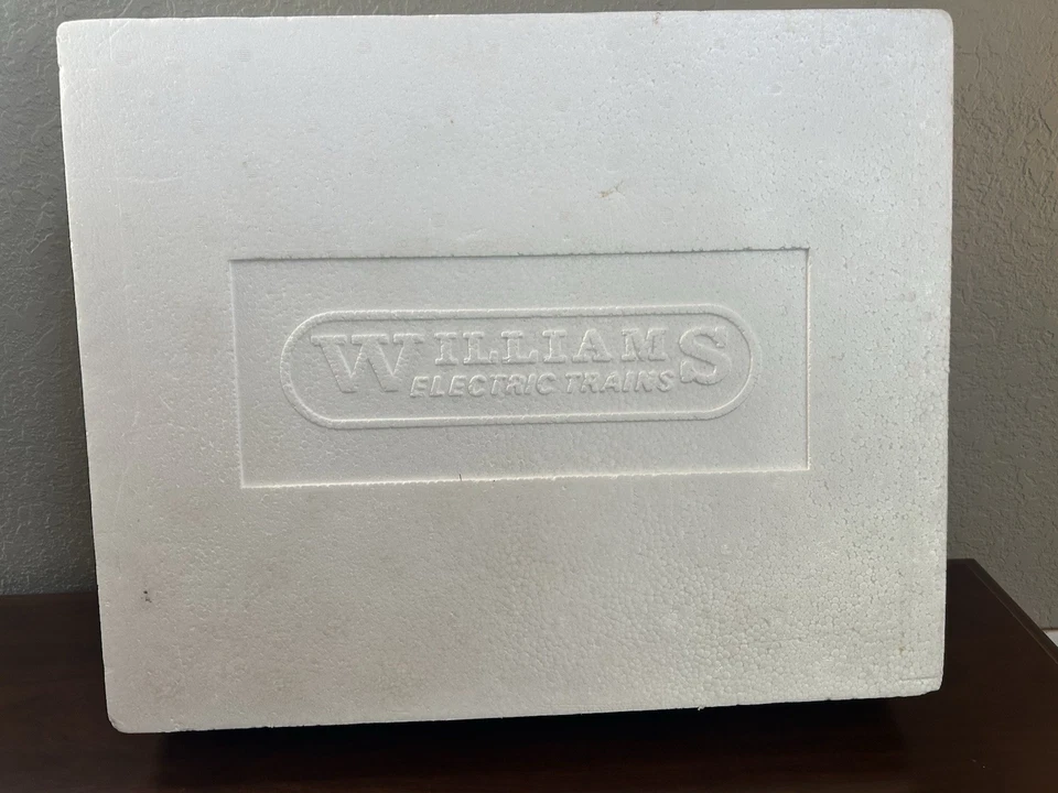 Williams by Bachmann Lackawanna Deluxe 5 Car Baby Madison Passenger Set -O Gauge - Image 3 of 4