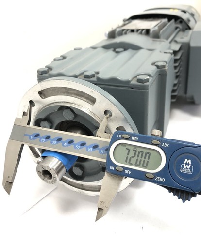 Brida reductora del motor eléctrico trifásico SEW 0,55 kw - Imagen 4 de 13