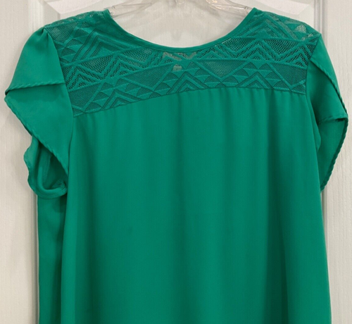 Meraki Women's Pullover Blouse Size Large Green Open Weave Neck Hi Low Hem 196 - Picture 2 of 7