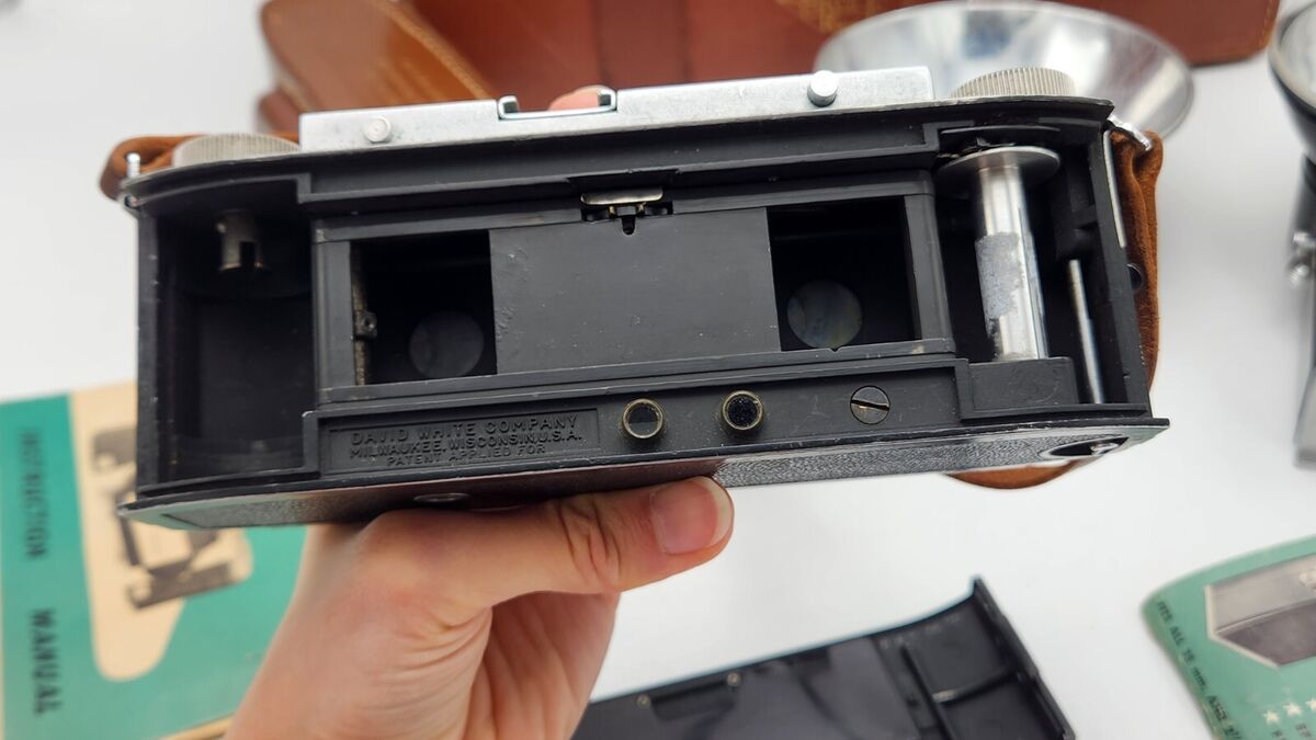 Vintage David White Stereo Realist 35mm F3.5 3D Film Camera Vintage David White Stereo Realist 35mm F3.5 3D Film Camera