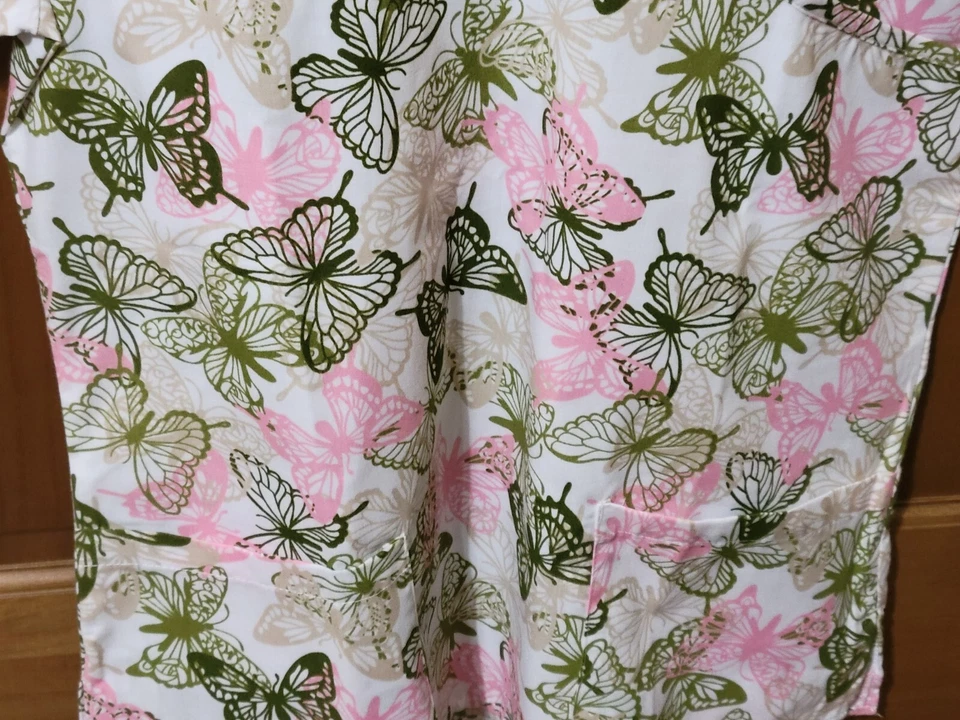 NWT - VERY PRETTY BUTTERFLY PRINT IN OLIVE GREEN & PINK.  SIZE: X-SMALL - Image 3 of 4