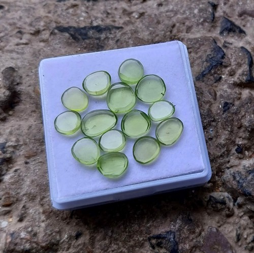 17 Kt 6,5x7 bis 7x9,5 mm Natur Glatt Flach Grün Farbe Peridot Scheibe 14 Stck. Posten - Bild 18 von 24