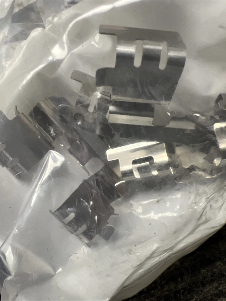 BE1336H Bosch 2-Wheel Set Brake Pad Sets Rear for Honda Accord Dodge Journey 11 - Image 2 of 4