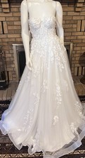 Jovani Off White 3D Floral Appliqu Gown NWT Size 8 Style 07901