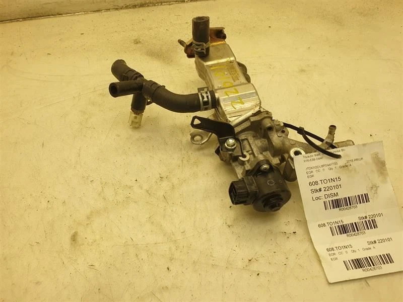 Toyota Prius 2015 1,8 L tracción delantera con válvula EGR Foto 4 de 4