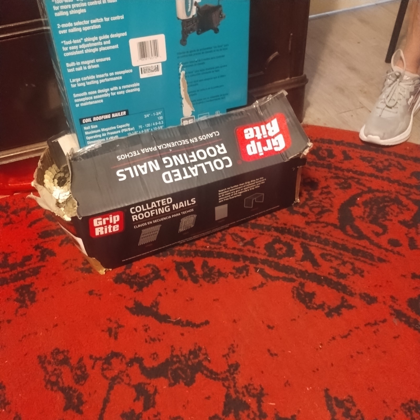 Makita AN454 1-3/4 Inch Roofing Coil Nailer