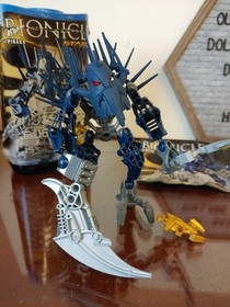 Lego Bionicle Stars Piraka #7137 Includes Booklet And Canister & Golden Bionicle