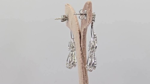 Natural Diamond Earring Pear Shape in 18K (750) White Gold - Video 1 of 1