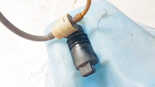 Waschwasserpumpe, Scheibenreinigung  Volkswagen Passat DE892021-75