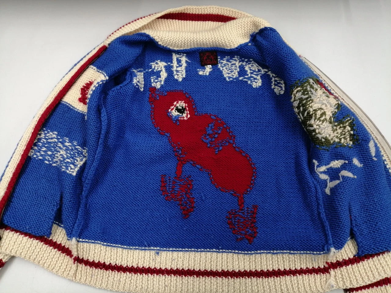EVISU Black Bass Lure Pattern Cowichan Sweater Size 40 Vintage Knit image 9