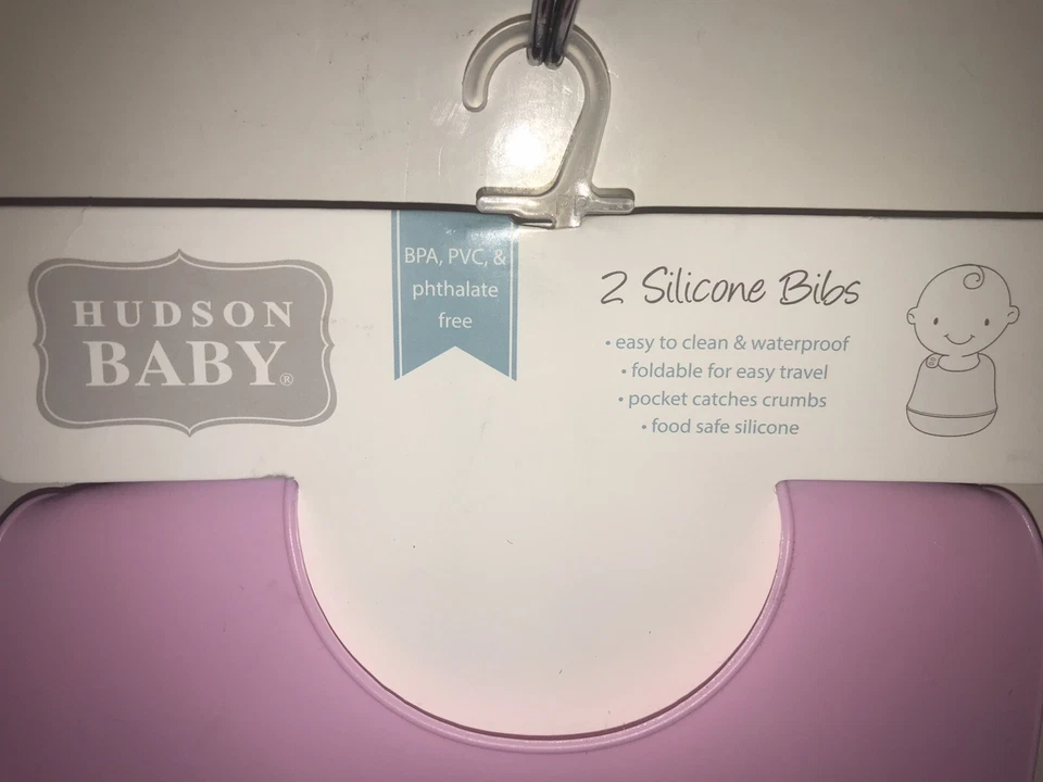 Baberos de silicona Hudson bebé niña 2pk, corazón de oro, todo lo que necesitamos es amor OS Foto 4 de 4