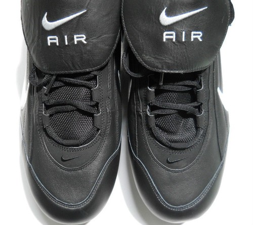 nike plastic baseball cleats