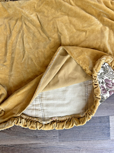 2 Vintage Gold Ruffled Pillow covers Velvet Quilted Floral Golden Rectangle - Picture 7 of 9