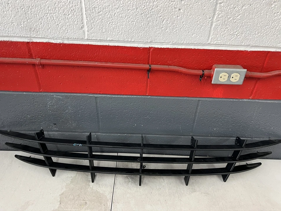 2018-2021 FERRARI GTC4 LUSSO НИЖНЯЯ РЕШЕТКА ОТ ОРИГИНАЛЬНОГО ПРОИЗВОДИТЕЛЯ - Изображение 2 из 4