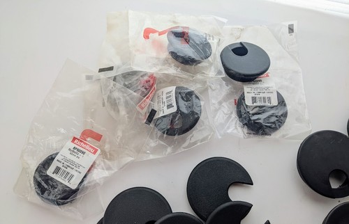 Lot mixte de 17 œillets et couvercles d'entrée de câble noirs 2,25" et 3" neufs jamais utilisés - Photo 5/8