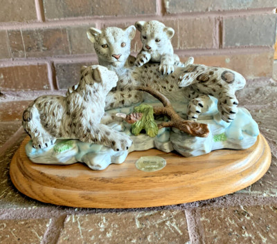 Snow Leopard Mom/cubs  Wild and Wonderful  by Lynn Chase