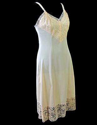 Movie Star Beige Full Slip Size 34 Vintage 1950s Lace Bottom and Bodice 
