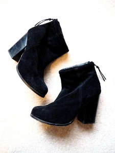 black heeled shoe boots uk