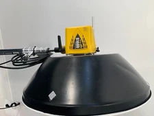 Paul C. Buff Alien Bees B1600 640WS Flash and 22” White High Output Beauty Dish