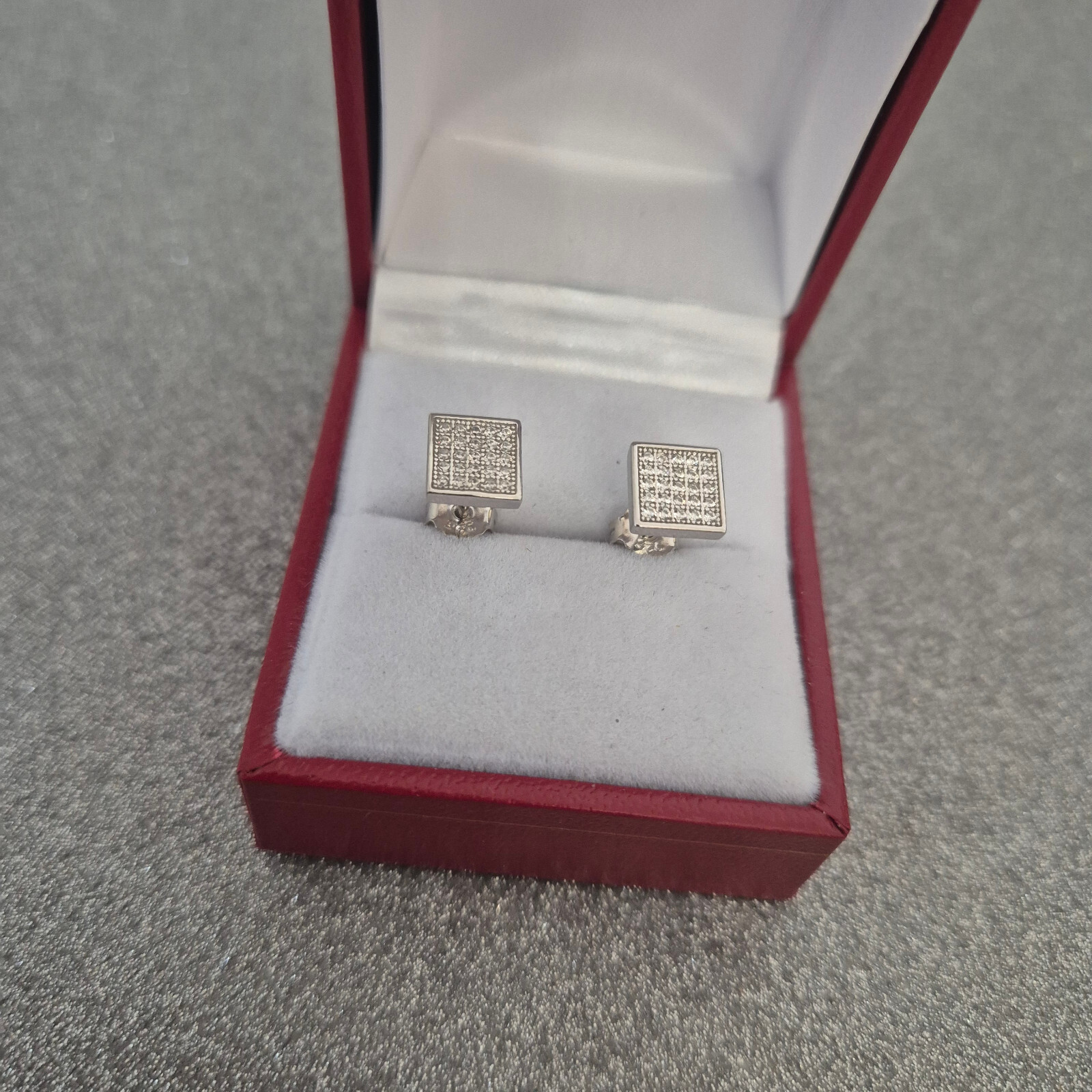 Picture 1 of 4