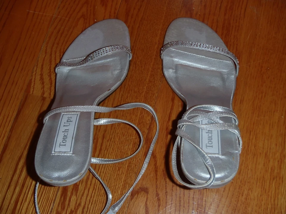Sapatos formais de casamento Touch Ups Cher prata cintilante biqueira aberta ~ tamanho 8 novo na caixa - Imagem 2 de 4