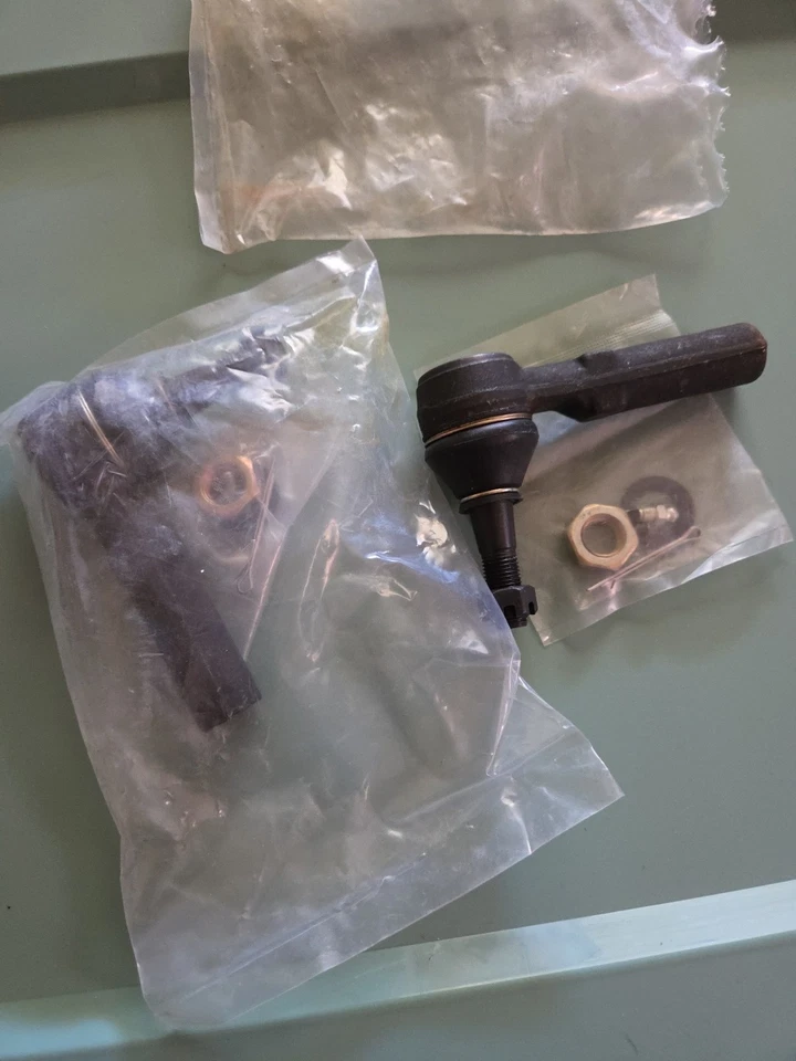 MOOG Outer Tie Rod Ends ES3452 For 1997-2005 Cadillac Deville. New W/O Box - Image 2 of 4