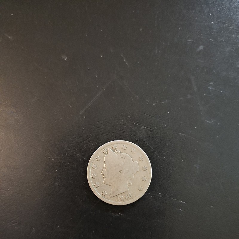 1910 VINTAGE GOOD/VG 1910 LIBERTY HEAD V NICKEL COIN-LAMINATION NEAR DATE-DEC051