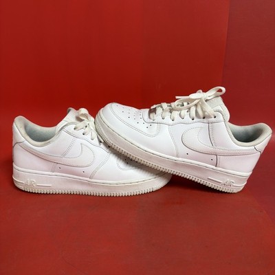 Nike Air Force 1 Women s Size 7.5 White Low Top Sneakers Classic AF1 Casual Shoe