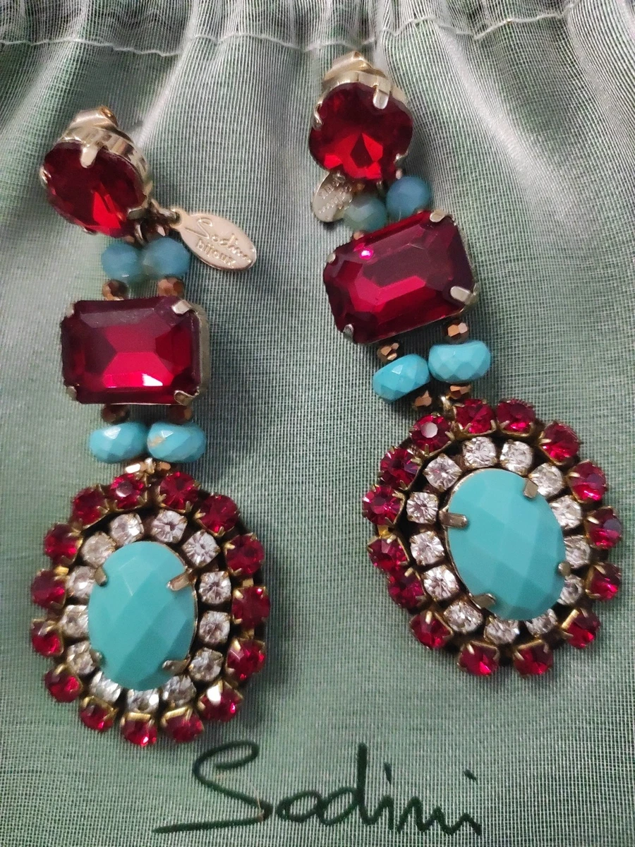Un Dolce Bijoux: Orecchini pendenti con mezzo cristallo rosso e