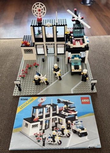 Vintage LEGO 6386 Police Command Base from 1986 (Legoland) with Instructions