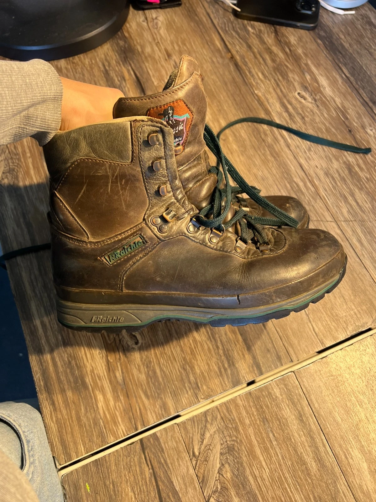 Raichie Classic Hiking Boots Men 10.5 Brown Leather Vibram Lug Sole
Opens in a new window or tab