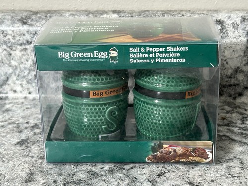 Big Green Egg Grill Salt & Pepper Shakers Set