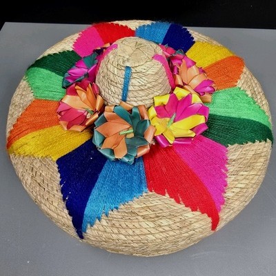 Vtg Woven Straw Basket w/Lid Floral & Embroidered Raffia Flower 8'' Round Boho