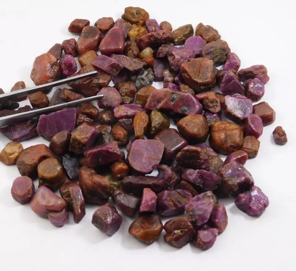 Best Quality Natural Red Ruby Rough, Madagascar Loose Gemstone Certified Lot - Image 4 of 4