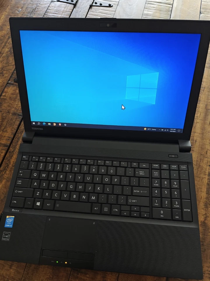 Toshiba Tecra A50-A Intel Core i3-4300M 2.4GHz CPU 16GB 1TB SSD 16" Wins 11 Pro. - Image 2 of 4