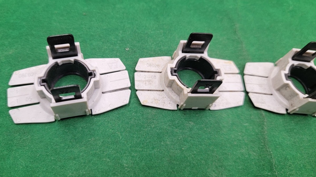 2019 2020 Lexus ES ES350 ES300h Rear Bumper Parking Sensor Holder
