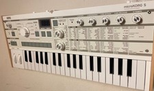 Korg MicroKORG S Synthesizer Keyboard White 37-Key + Mic & Box – Unused...