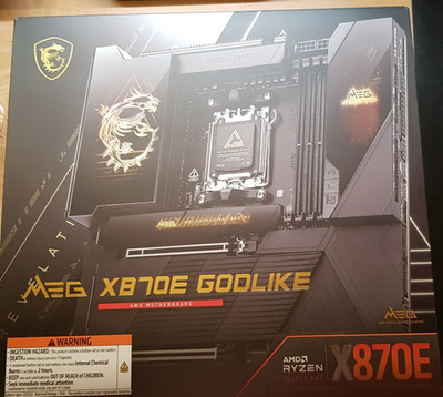 MSI MEG X870E Godlike AMD X870E + AMD Ryzen 9 9950X3D + Kühler