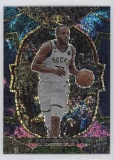 2022-23 Panini Select Concourse Cosmic Prizm Khris Middleton #28 11ye