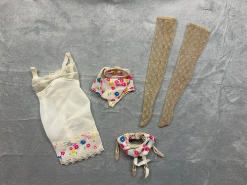Vintage Barbie Francie “First Things First” #1252 5 Piece Set Floral Nightgown