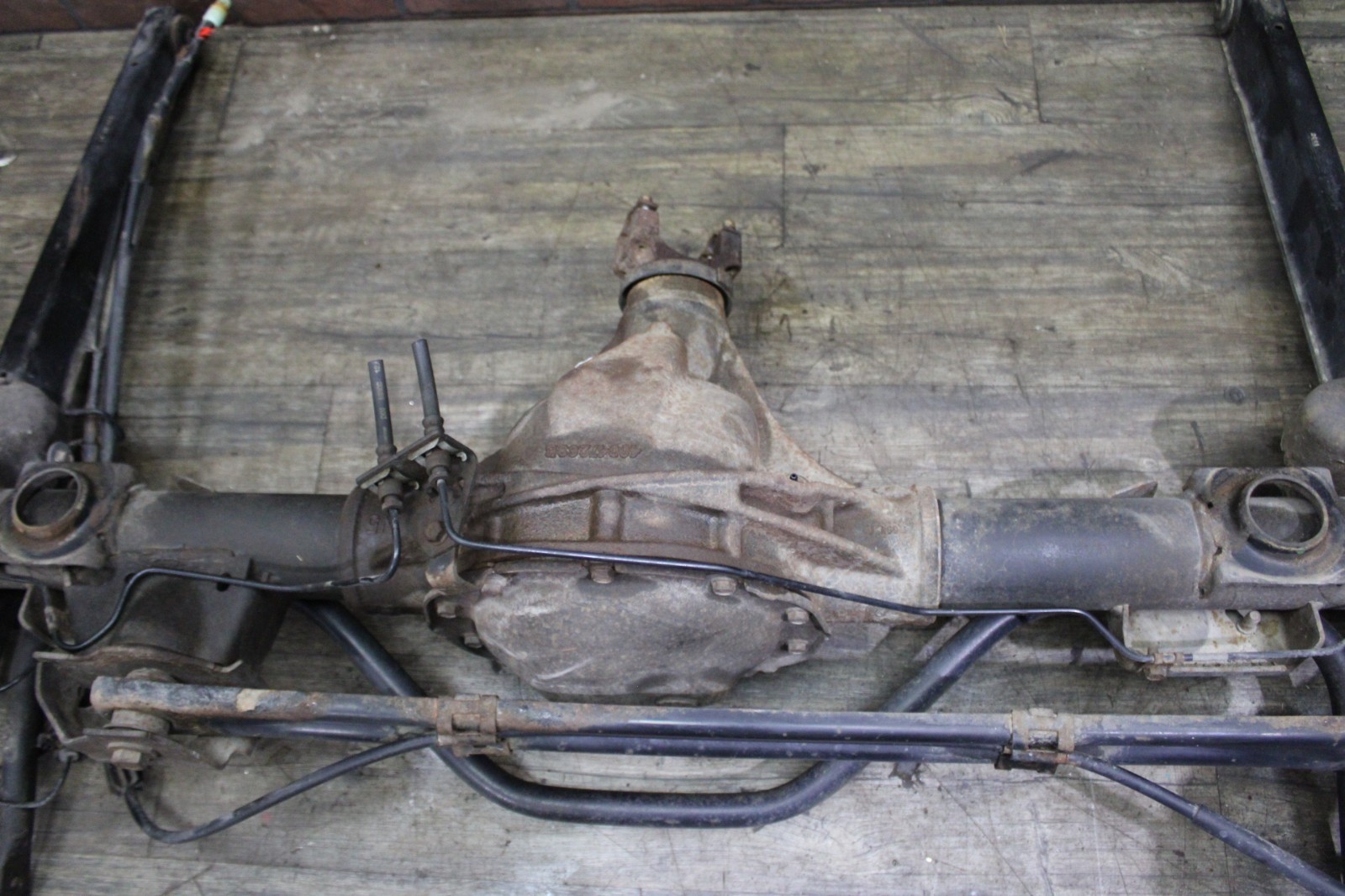 10-13 GM Suburban Complete Rear Differential Carrier Cradle Assembly 40047269B