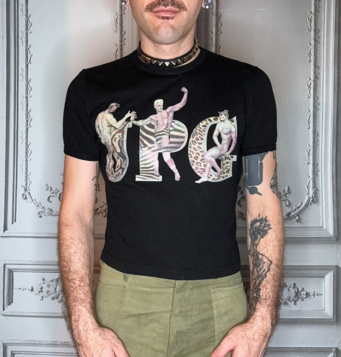 【JUNIOR GAULTIER】 総柄プリント ロングスリーブT ユニセックス Jean Paul Gaultier - SS 1996 - Black Cotton T Shirt with Pin Up