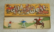 Vintage Britains Wild West Lead Cowboy Gun Figures Mounted on Horse Box Set 163S