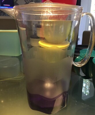 +++ Tupperware Eleganzia  Lila Farbe Lagune Kanne mit Deckel 2,2 l.  +++