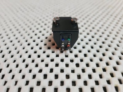 Sumiko Rainier cartridge from a Pro-ject Debut Carb EVO also4 Olympia, Moonstone