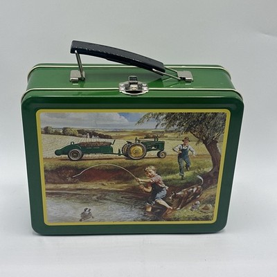 JOHN DEERE #22002 ''Turtle Trouble'' Kids Old Style Metal Lunch Box 7.5'' x 6'' x 3''