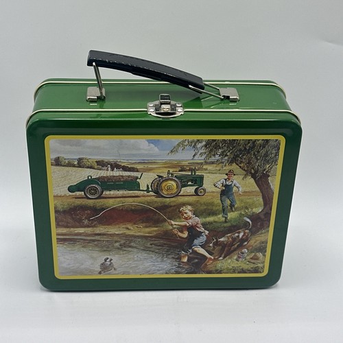 JOHN DEERE #22002 "Turtle Trouble" Kids Old Style Metal Lunch Box 7.5" x 6" x 3"